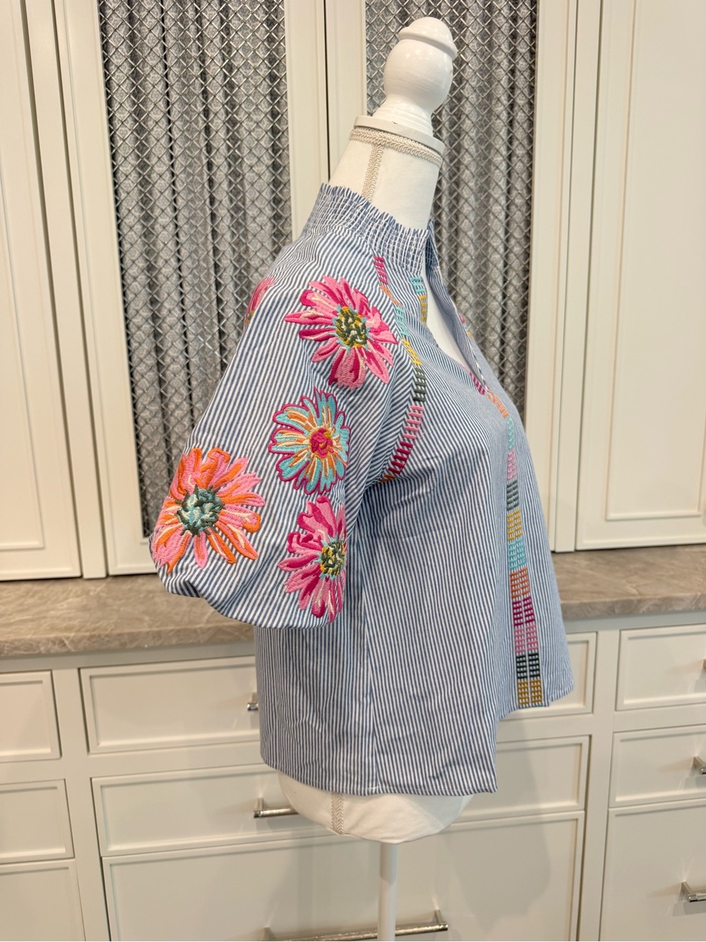 NWT THML Blue Floral Striped Embroidered Top - size extra small - Picture 8 of 15